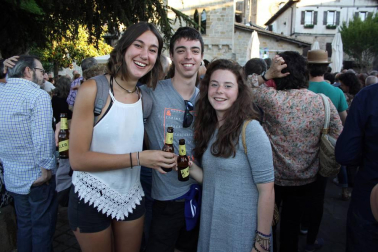 Los conciertos en el Caballo Blanco son ya uno de los clásicos de la agenda de actos veraniega en la capital navarra. El 28 de julio fue el turno de la especial propuesta musical de la pamplonesa Leire Villanueva 'Iseo', que reunió a numeroso público. La cita del próximo jueves estará protagonizada por 'Lara Monroe & The Breaking Bad'.