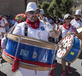 Estella celebró ayer su tradicional Bombada de las fiestas