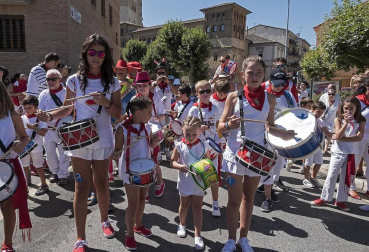 Estella celebró ayer su tradicional Bombada de las fiestas