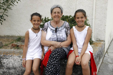 Integrantes de la Comisión de Fiestas de San Martín fueron los encargados de prender la mecha del cohete del Casco Antiguo de Beriáin el pasado 4 de agosto. Como prolegómeno al inicio de cuatro días de diversión, tuvo lugar un homenaje a Jesús Echeverría, 'El soguero', en reconocimiento “por ser un referente de la cultura tradicional de la zona”. Las fiestas del Casco Nuevo serán del 8 al 11 de septiembre.