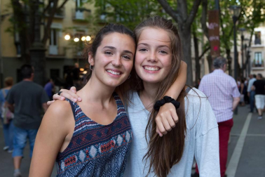 La plazuela de San José acogió el lunes 8 de agosto una nueva sesión del ciclo musical de verano 'Version-ando'. En esta ocasión fue el grupo 'Leña al mono' el que ambientó con sus versiones de la mítica banda Leño este rincón del casco antiguo pamplonés. El ciclo finalizará el próximo 22 de agosto con la actuación del grupo Soul Meeting.