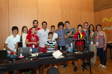 Una experiencia transformadora para el encuentro vocacional y el desarrollo personal. Así se define 'Campus promete', una apuesta por el desarrollo individual total dirigido a niños y jóvenes de entre 8 y 18 años. En Pamplona, el campus se ha desarrollado durante la primera semana de agosto en las diferentes salas de Baluarte. En él, un centenar de participantes han desarrollado un proyecto personal en una de las ocho áreas organizadas: La Palabra; Música, Arte y Diseño; Artes Escénicas; Artes Audiovisuales; Vida y Naturaleza; Ciencia y Tecnología y Persona y Sociedad.