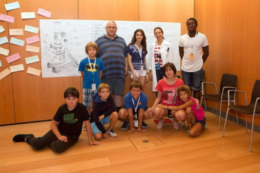 Una experiencia transformadora para el encuentro vocacional y el desarrollo personal. Así se define 'Campus promete', una apuesta por el desarrollo individual total dirigido a niños y jóvenes de entre 8 y 18 años. En Pamplona, el campus se ha desarrollado durante la primera semana de agosto en las diferentes salas de Baluarte. En él, un centenar de participantes han desarrollado un proyecto personal en una de las ocho áreas organizadas: La Palabra; Música, Arte y Diseño; Artes Escénicas; Artes Audiovisuales; Vida y Naturaleza; Ciencia y Tecnología y Persona y Sociedad.