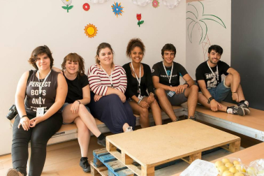 Una experiencia transformadora para el encuentro vocacional y el desarrollo personal. Así se define 'Campus promete', una apuesta por el desarrollo individual total dirigido a niños y jóvenes de entre 8 y 18 años. En Pamplona, el campus se ha desarrollado durante la primera semana de agosto en las diferentes salas de Baluarte. En él, un centenar de participantes han desarrollado un proyecto personal en una de las ocho áreas organizadas: La Palabra; Música, Arte y Diseño; Artes Escénicas; Artes Audiovisuales; Vida y Naturaleza; Ciencia y Tecnología y Persona y Sociedad.