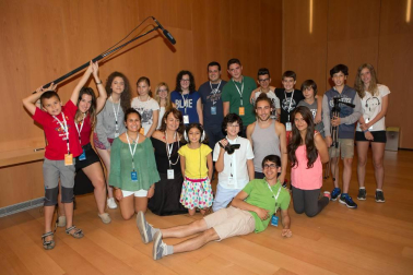 Una experiencia transformadora para el encuentro vocacional y el desarrollo personal. Así se define 'Campus promete', una apuesta por el desarrollo individual total dirigido a niños y jóvenes de entre 8 y 18 años. En Pamplona, el campus se ha desarrollado durante la primera semana de agosto en las diferentes salas de Baluarte. En él, un centenar de participantes han desarrollado un proyecto personal en una de las ocho áreas organizadas: La Palabra; Música, Arte y Diseño; Artes Escénicas; Artes Audiovisuales; Vida y Naturaleza; Ciencia y Tecnología y Persona y Sociedad.
