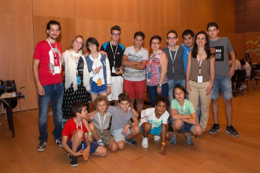 Una experiencia transformadora para el encuentro vocacional y el desarrollo personal. Así se define 'Campus promete', una apuesta por el desarrollo individual total dirigido a niños y jóvenes de entre 8 y 18 años. En Pamplona, el campus se ha desarrollado durante la primera semana de agosto en las diferentes salas de Baluarte. En él, un centenar de participantes han desarrollado un proyecto personal en una de las ocho áreas organizadas: La Palabra; Música, Arte y Diseño; Artes Escénicas; Artes Audiovisuales; Vida y Naturaleza; Ciencia y Tecnología y Persona y Sociedad.