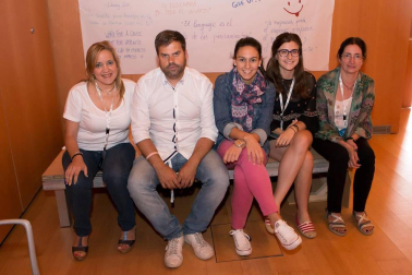 Una experiencia transformadora para el encuentro vocacional y el desarrollo personal. Así se define 'Campus promete', una apuesta por el desarrollo individual total dirigido a niños y jóvenes de entre 8 y 18 años. En Pamplona, el campus se ha desarrollado durante la primera semana de agosto en las diferentes salas de Baluarte. En él, un centenar de participantes han desarrollado un proyecto personal en una de las ocho áreas organizadas: La Palabra; Música, Arte y Diseño; Artes Escénicas; Artes Audiovisuales; Vida y Naturaleza; Ciencia y Tecnología y Persona y Sociedad.