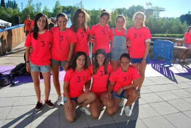 El pasado domingo 7 de agosto se disputó la XX Edición del Triatlón Olímpico y V del Triatlón Popular del Club Natación Pamplona en el que tomaron parte más de 200 deportistas. Ignacio Maeztu y Nuria Rodríguez se adjudicaron la victoria en el Triatlón Olímpico y Ludivine Delriu y Gorka González hicieron lo propio en el popular.
Además del plano deportivo, esta edición fue muy especial porque tenía un tinte solidario: parte de los ingresos recaudados por las inscripciones se destinarán a la Fundación para la lucha contra el síndrome de Dravet.