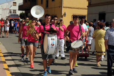 El lunes 15 de agosto, Sartaguda celebró una nueva edición de su Feria del Melocotón, cuyo pregón inicial corrió a cargo de Juanma Intxaurrandieta, gerente de INTIA. Tras la apertura oficial, los visitantes pudieron disfrutar de la exposición y venta de esta fruta, con degustación de vino con melocotón, feria de artesanía, hinchables, concurso de postres, sorteo de productos y tren turístico. Tras la comida popular, la jornada se cerró con un festival de pelota a cargo de Asegarce.