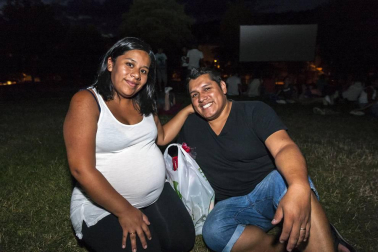 El Ayuntamiento de Villava ha organizado un ciclo de cine al aire libre para las noches de verano. La plaza de la Paz es el lugar escogido para el desarrollo de esta actividad, que se celebra los domingos a partir de las diez de la noche. Las próximas citas para los aficionados al séptimo arte serán con las películas: 'A cambio de nada' (21 de agosto) y 'Nire bizitzaren hondakinak' (28 de agosto).