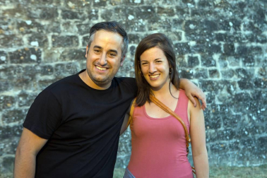 La danza vertical se ha convertido en una de las apuestas imprescindibles de la programación cultural de verano en las murallas de Pamplona. Este 2016, han sido tres las compañías que presentaron sus espectáculos en el baluarte de Guadalupe: Vertical Waves Project, The Opposite Hand y La Glo Zirko. Todas las sesiones contaron además con oferta gastronómica y música dj en directo.