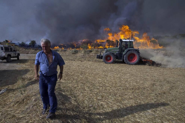 Incendio de grandes dimensiones entre Tafalla y Pueyo