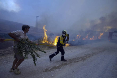 Incendio de grandes dimensiones entre Tafalla y Pueyo
