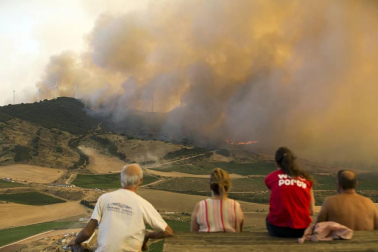 Incendio de grandes dimensiones entre Tafalla y Pueyo