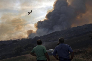 Incendio de grandes dimensiones entre Tafalla y Pueyo