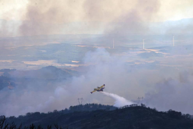 Incendio de grandes dimensiones entre Tafalla y Pueyo