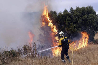 Incendio de grandes dimensiones entre Tafalla y Pueyo