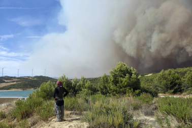 Incendio de grandes dimensiones entre Tafalla y Pueyo