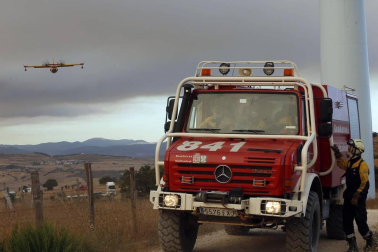 Labores de extinción del incendio del pasado agosto en Tafalla.