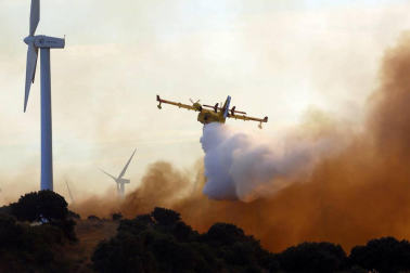 Incendio de grandes dimensiones entre Tafalla y Pueyo