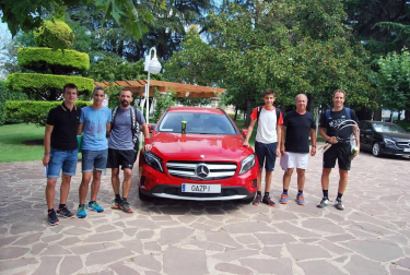 Entre el 17 y el 27 del presente mes de agosto se está celebrando en las instalaciones del Club Tenis Pamplona el Campeonato Navarro Absoluto de Tenis, que ha reunido en las pistas del citado club de la Calle Monjardín a 87 jugadores: 72 en el cuadro masculino y 17 en el femenino.