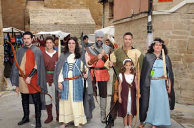 Olite regresó, del 19 al 21 de agosto, a la Edad Media para dar vida a una de las fiestas medievales de más solera de nuestra tierra. Bajo el espectacular marco del castillo se fue sucediendo un programa variado que dio inicio con el pregón, que este año corrió a cargo del profesor y dramaturgo Ignacio Aranguren, Premio Príncipe de Viana de la Cultura.