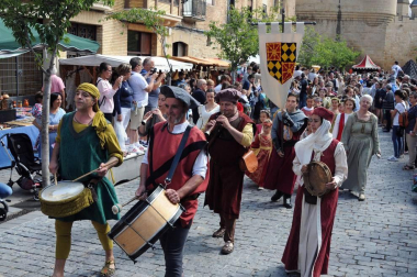 Olite regresó, del 19 al 21 de agosto, a la Edad Media para dar vida a una de las fiestas medievales de más solera de nuestra tierra. Bajo el espectacular marco del castillo se fue sucediendo un programa variado que dio inicio con el pregón, que este año corrió a cargo del profesor y dramaturgo Ignacio Aranguren, Premio Príncipe de Viana de la Cultura.