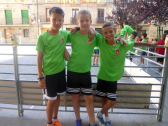La tarde noche del viernes 26 de agosto, la plaza de Los Fueros de Lumbier se convirtió en una pista de fútbol 3x3 donde se encontraron futbolistas de todas las edades en un torneo de verano que resultó un éxito tanto de participación como de público.