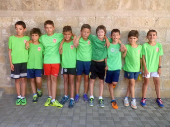 La tarde noche del viernes 26 de agosto, la plaza de Los Fueros de Lumbier se convirtió en una pista de fútbol 3x3 donde se encontraron futbolistas de todas las edades en un torneo de verano que resultó un éxito tanto de participación como de público.