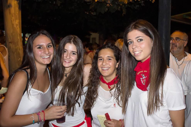 Del 24 al 28 de agosto, Allo acogió una nueva edición de sus fiestas patronales. Los quintos del 70 protagonizaron los actos de sábado, con imposición de pañuelos en el Ayuntamiento y comida y cena de hermandad. Durante el día también se festejaron otros originales y divertidos actos, como la XVII Concentración de calvos en el Hoyo de la Fuente, donde se procedió a bautizar a los nuevos miembros. Una jornada que evidenció el carácter animado y divertido de los vecinos de Allo.