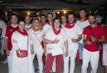 Del 24 al 28 de agosto, Allo acogió una nueva edición de sus fiestas patronales. Los quintos del 70 protagonizaron los actos de sábado, con imposición de pañuelos en el Ayuntamiento y comida y cena de hermandad. Durante el día también se festejaron otros originales y divertidos actos, como la XVII Concentración de calvos en el Hoyo de la Fuente, donde se procedió a bautizar a los nuevos miembros. Una jornada que evidenció el carácter animado y divertido de los vecinos de Allo.