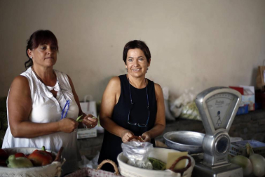 Las pochas invadieron la calle Mayor en el V Elogio a la Pocha de Sangüesa