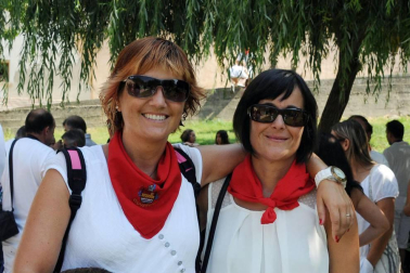 Caparroso vivió con intensidad el inicio de sus fiestas en honor a Santa Fe. El jueves 1 de septiembre se lanzó el cohete desde el Ayuntamiento, acto que estuvo protagonizado por la comparsa de gigantes local en la celebración de su 25 aniversario. A continuación, la comparsa junto a la charanga Estrapalucio inició el habitual pasacalles. El día se completó con fiesta de la espuma, comida popular, vacas y la tradicional Salve. Una fiesta mexicana animó la noche. Las fiestas se prolongaron hasta el 8 de septiembre.