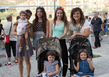 El equipo de fútbol femenino de Berriozar se estrenó en Segunda División en plenas fiestas de su localidad. Días antes, sus integrantes protagonizaron el inicio festivo al ser las encargadas de lanzar el tradicional chupinazo. Ya en el campo, las chicas del Club de Fútbol Berriozar ofrecieron a su afición la copa que les acredita como campeonas de la Liga Regional del pasado curso. Posteriormente, comenzó el encuentro contra el Mulier CFN en el que ha sido el primer derbi navarro de la temporada. La victoria se decantó del lado visitante, en un partido disputado que atrajo a un buen número de aficionados al campo.