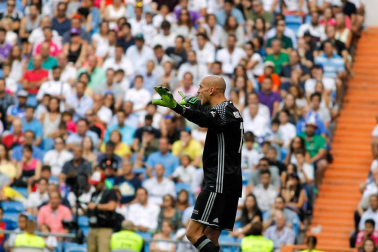 Imágenes del encuentro de la jornada 3 de LaLiga Santander disputado en el Santiago Bernabéu entre Real Madrid y el C.A. Osasuna que finalizó con victoria local.