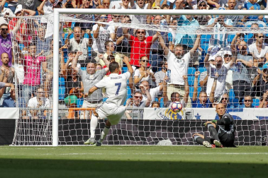 Imágenes del encuentro de la jornada 3 de LaLiga Santander disputado en el Santiago Bernabéu entre Real Madrid y el C.A. Osasuna que finalizó con victoria local.