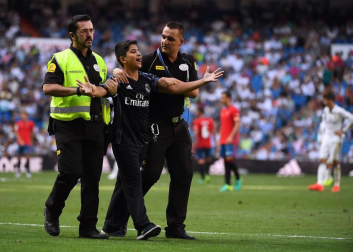 Imágenes del encuentro de la jornada 3 de LaLiga Santander disputado en el Santiago Bernabéu entre Real Madrid y el C.A. Osasuna que finalizó con victoria local.