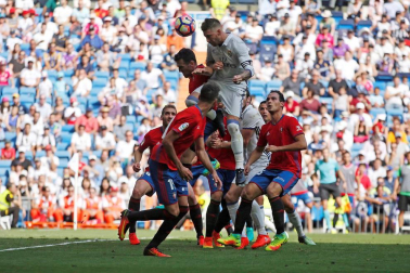Imágenes del encuentro de la jornada 3 de LaLiga Santander disputado en el Santiago Bernabéu entre Real Madrid y el C.A. Osasuna que finalizó con victoria local.