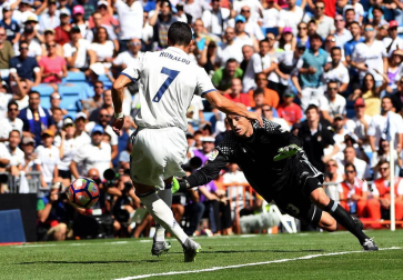 Imágenes del encuentro de la jornada 3 de LaLiga Santander disputado en el Santiago Bernabéu entre Real Madrid y el C.A. Osasuna.