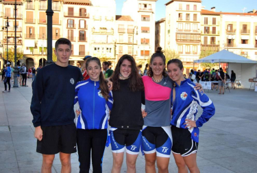 El domingo 11 de setiembre se celebró la VIII Edición de la P2P Pamplona Puente Skate Marathon, en la que tomaron parte en torno a los 500 patinadores llegados de 10 Países de Todo El Mundo (Andorra, Argentina, Colombia, Dinamarca, España, Estados Unidos, Francia, Polonia, Rumanía, Rusia). Sin duda una de las ediciones más internacionales de la prueba navarra, donde el francés Guillaume de Mallevoue se llevó el triunfo por tercer año consecutivo en categoría masculina y la colombiana Aura Quintana fue la más rápida entre las chicas.