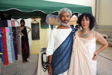 El sábado 10 de septiembre, Liédena dio un salto en el tiempo para regresar a la época en la que esta localidad era una floreciente villa romana. Tanto los vecinos -muchos de ellos ataviados con túnicas o trajes de gladiadores- como los visitantes disfrutaron de actividades como mercados de artesanía, visitas teatralizadas, exposiciones, talleres infantiles o una cena romana.