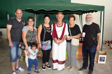 El sábado 10 de septiembre, Liédena dio un salto en el tiempo para regresar a la época en la que esta localidad era una floreciente villa romana. Tanto los vecinos -muchos de ellos ataviados con túnicas o trajes de gladiadores- como los visitantes disfrutaron de actividades como mercados de artesanía, visitas teatralizadas, exposiciones, talleres infantiles o una cena romana.