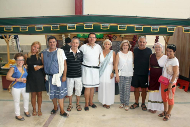El sábado 10 de septiembre, Liédena dio un salto en el tiempo para regresar a la época en la que esta localidad era una floreciente villa romana. Tanto los vecinos -muchos de ellos ataviados con túnicas o trajes de gladiadores- como los visitantes disfrutaron de actividades como mercados de artesanía, visitas teatralizadas, exposiciones, talleres infantiles o una cena romana.