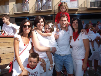 Este domingo 18 de septiembre, finalizarán las fiestas de Cascante, que comenzaron una semana antes con el lanzamiento del tradicional cohete anunciador. ¡Click! estuvo presente en este inicio bullicioso, que contó con la animación de la txaranga Udekasi, los gaiteros, la comparsa de gigantes y cabezudos y, sobre todo, las peñas locales.
