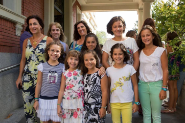 El jueves 8 de septiembre, los alumnos de Clen College celebraron con una sencilla y emotiva ceremonia la consecución de los títulos oficiales de Cambrigde. El acto tuvo lugar en el Colegio de Médicos y a él asistieron los orgullosos familiares de estos aplicados 'students'.