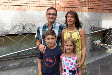 El jueves 8 de septiembre, los alumnos de Clen College celebraron con una sencilla y emotiva ceremonia la consecución de los títulos oficiales de Cambrigde. El acto tuvo lugar en el Colegio de Médicos y a él asistieron los orgullosos familiares de estos aplicados 'students'.