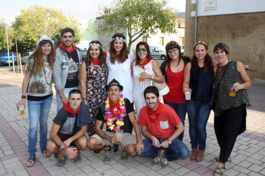 El fin de semana del 23 al 25 de septiembre, la localidad de Astráin celebró sus fiestas con un excelente ambiente. Uno de los momentos más esperados es la ronda copera que se celebra el primer día y que lleva a los vecinos de puerta en puerta en una bonita confraternización que tiene, además, un curioso y dulce protagonista, los pirropopiles, que los mayordomos de cada año se encargan de repartir a todos los asistentes.