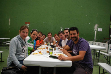 Los organizadores de la asentada prueba de ciclismo en ruta Irati Xtrem han querido este año ofrecer a los amantes de la BTT la posibilidad de disfrutar de esta competición, que adentró a los deportistas -a lo largo de 80 kilómetros- por un entorno único: la Selva de Irati. Pistas, caminos, senderos, bosques, prados, monte abierto, ríos y barrancos fueron testigos del paso de los ciclistas.
