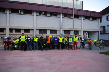 Los organizadores de la asentada prueba de ciclismo en ruta Irati Xtrem han querido este año ofrecer a los amantes de la BTT la posibilidad de disfrutar de esta competición, que adentró a los deportistas -a lo largo de 80 kilómetros- por un entorno único: la Selva de Irati. Pistas, caminos, senderos, bosques, prados, monte abierto, ríos y barrancos fueron testigos del paso de los ciclistas.