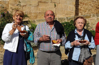 Ujué celebró un nuevo Día de las Migas el 25 de septiembre. Con la colaboración de Mesón Las Torres, Mesón Las Migas, Pastas Urrutia y Vega del Castillo se repartieron 6.000 raciones y se pudieron probar los vinos de la zona. También hubo feria de artesanía, 'caldico', animación de calle, actividades infantiles y visitas guiadas a la fortaleza.